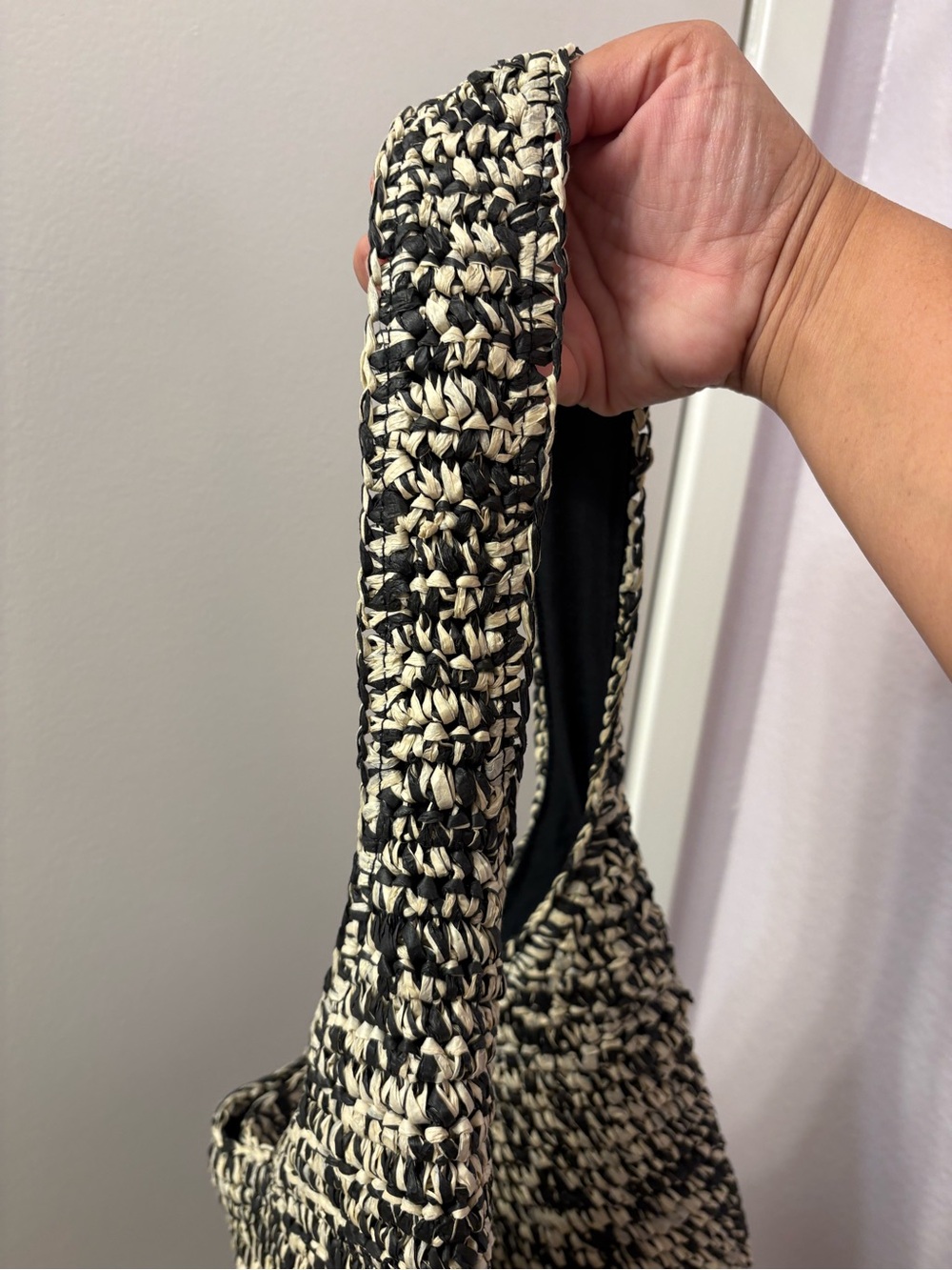 Banana Republic Women’s Raffia Tote Woven Straw Hobo Bag - Picture 4 of 11